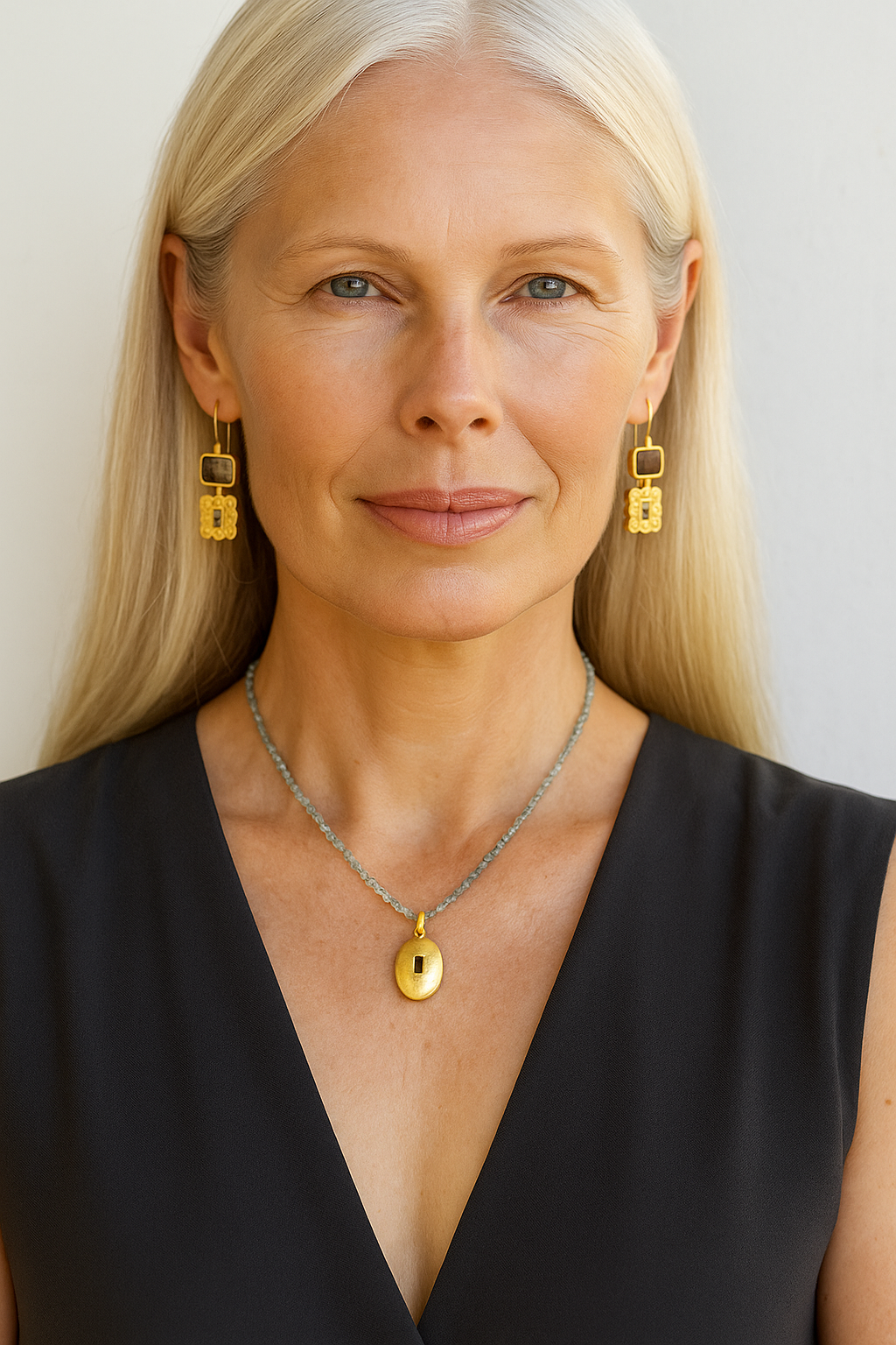 Collar RELICARIO Labradorita