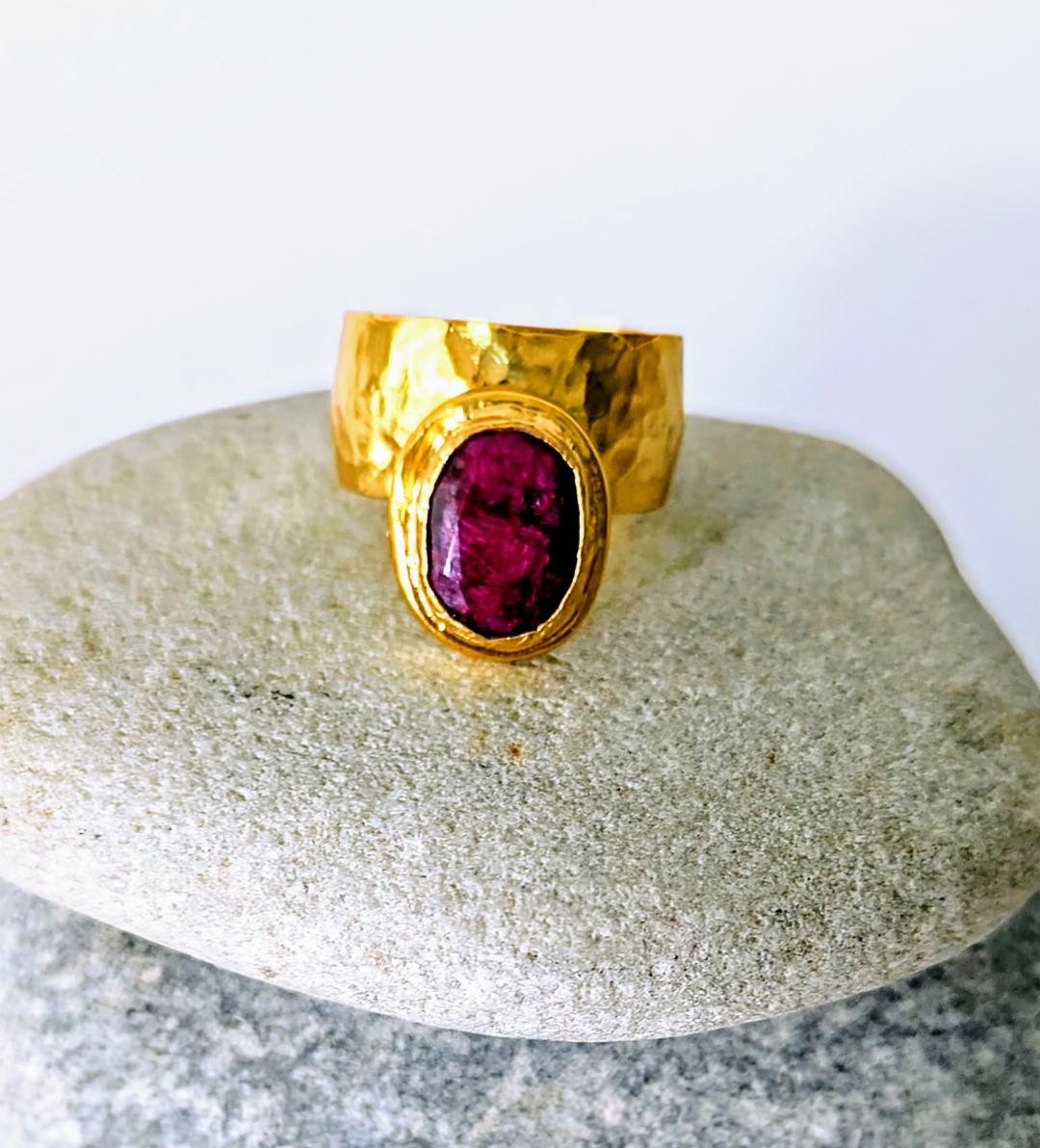 Anillo AURELIA Ruby corondam