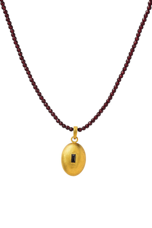 Collar RELICARIO Granates