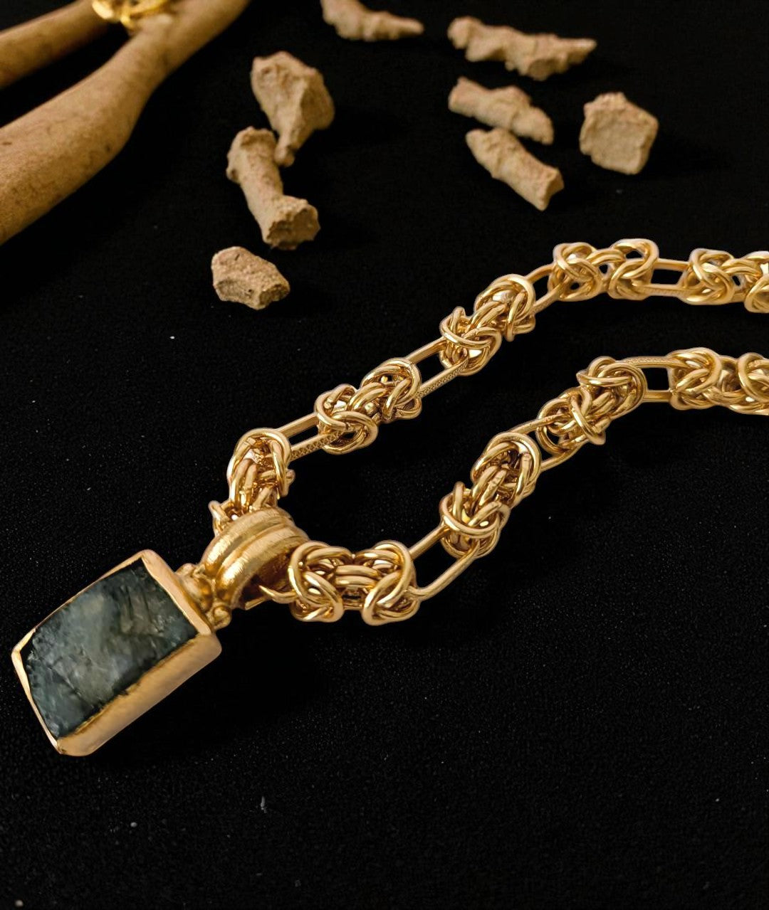 Collar AMULET Labradorita bruta